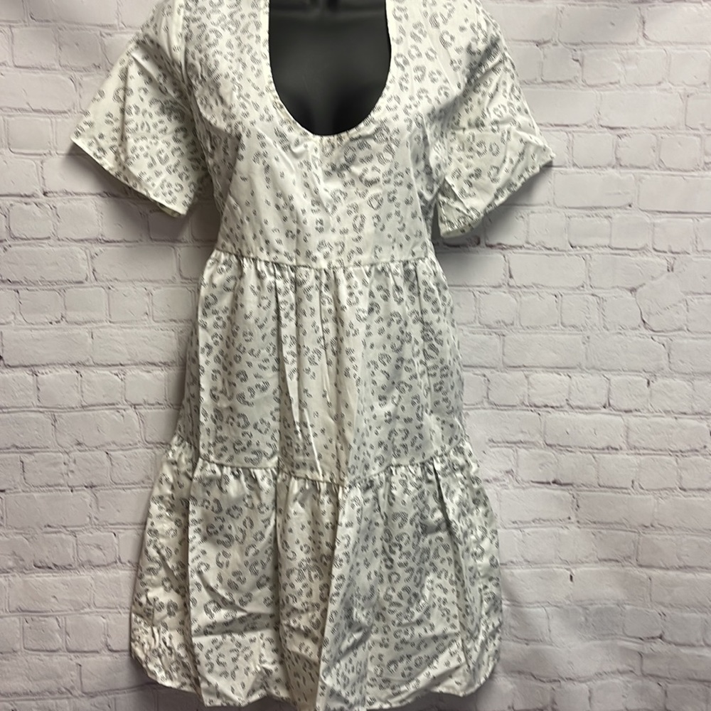 Cotton, knee high, short sleeve, scoop neck dress. - Picture 6 of 14